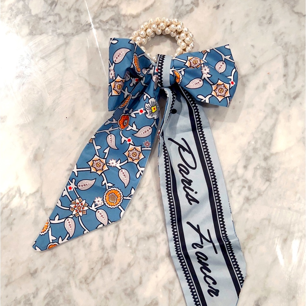 Gorgeous Paris France Pearl Twilly Hairtie